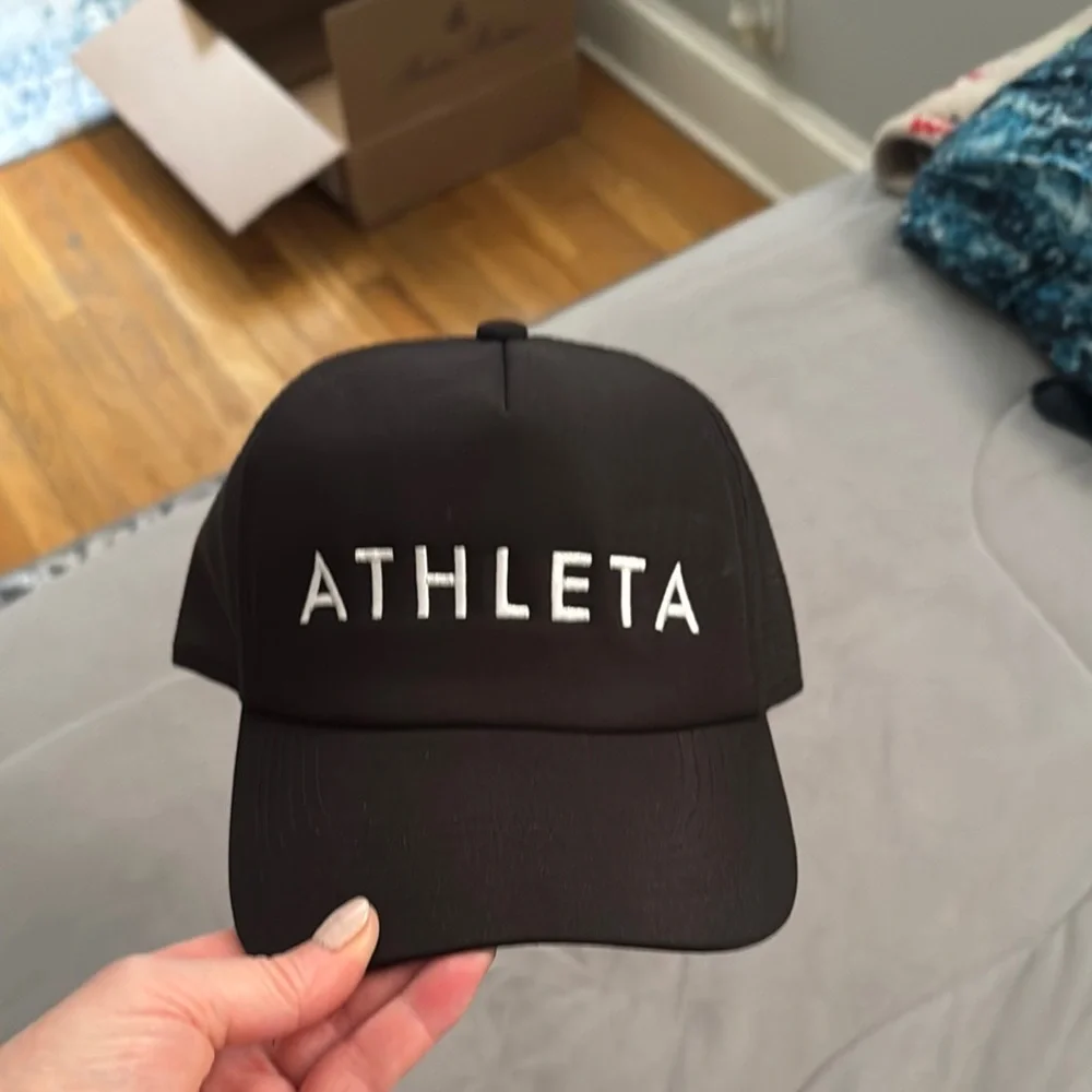 NWT Women’s Athleta Classic Black Cap, cute on ! - Picture 3 of 6
